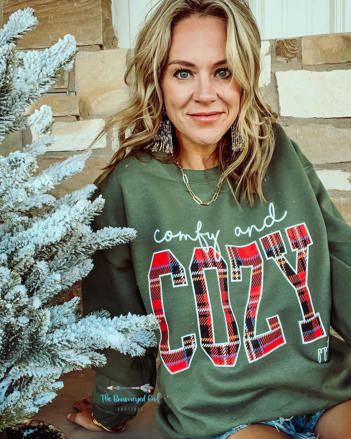Cozy And  Comfy Green Sweatshirt | TheBrownEyedGirl Boutique